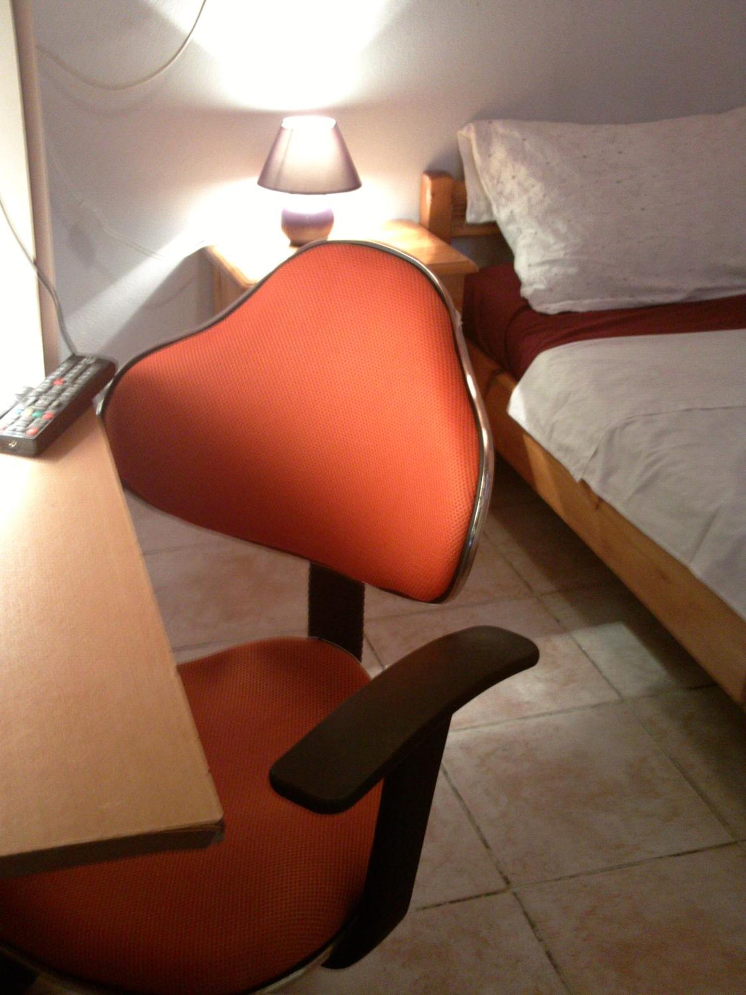 Just Simple Hostel Каламата Екстериор снимка